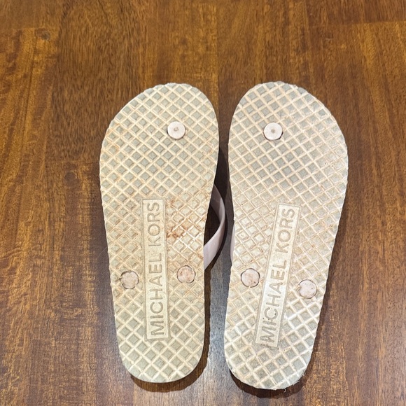 Michael Kors Peach Logo Flip Flops - Picture 5 of 7